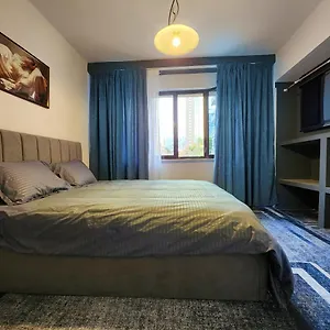 center-apartment-30m-from-center.hotels-in-tirana.com/